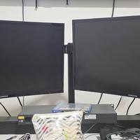 Due monitor Samsung 24 curvi + staffa