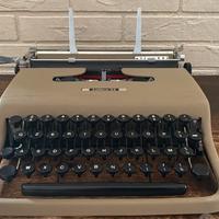 Olivetti Lettera 22 Vernice Goffrata 1954