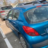 Automobile Peugeot 207
