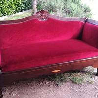 Divano in legno e velluto