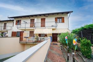 VILLA A SCHIERA A RIVAROLO CANAVESE