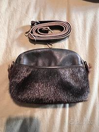 Borsetta vintage in pelle nera e pelliccia