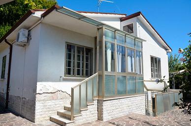 Staranzano:casa singola con giardino