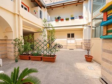 INDIPENDENTE 8 VANI CON CORTILE