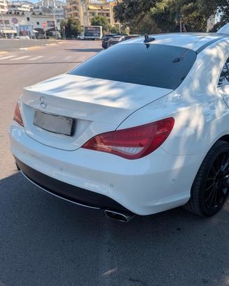 paraurti posteriore Mercedes CLA.