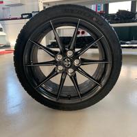 Nr° 4 Cerchi e pneumatici  GR Yaris