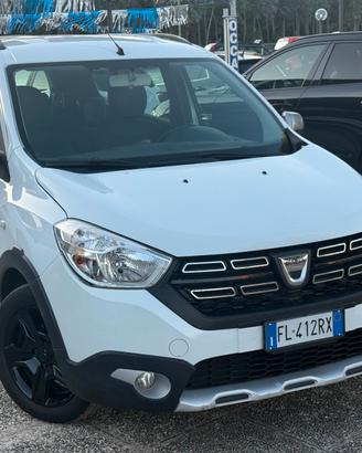 "UNICA" Dacia Lodgy 1.6 100CV GPL 7 posti