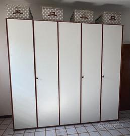 Armadio e comò abbinati