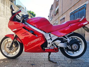 Honda VFR 750