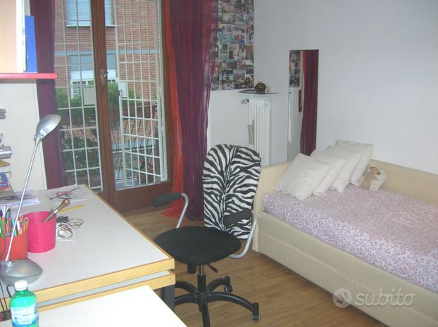 Camilluccia/gemelli: camera con bagno privato in