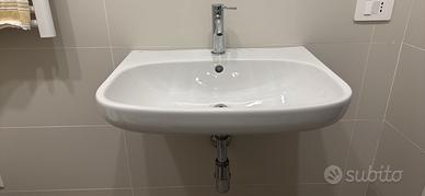 Lavabo completo di rubinetteria
