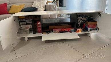 Mobile x TV 150L 46H 41 P