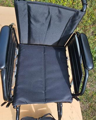 SEDIA A ROTELLE  SURACE SUPERLEGGERA .