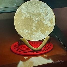 LUNA illuminata con base anche RGB