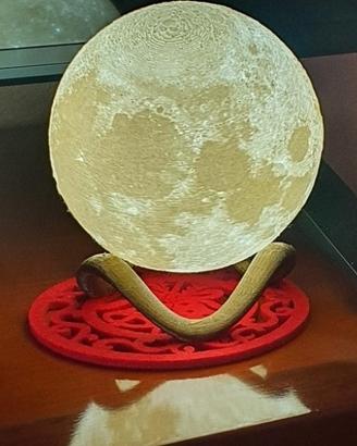 LUNA illuminata con base anche RGB