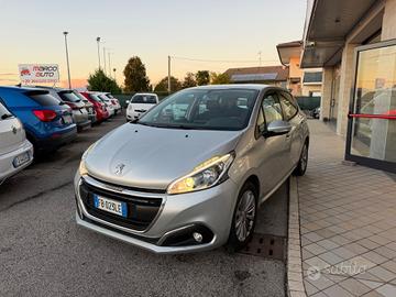 Peugeot 208 1.2 Benzina Neopatentati