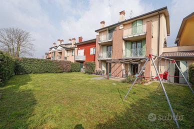 PENTALOCALE CON GIARDINO ESCLUSIVO - BOX TRIPLO E