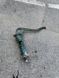 Pompa per l'acqua funzionante - Ritiro a mano