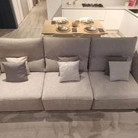 Divano 3p Ghost, nuovo, con poggiatesta regolabili