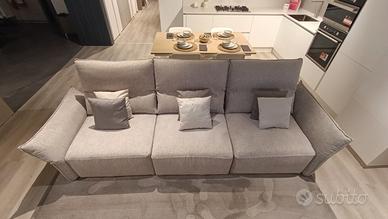 Divano 3p Ghost, nuovo, con poggiatesta regolabili