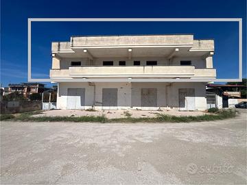 Rif 551 due appartamenti con nlastrico solare