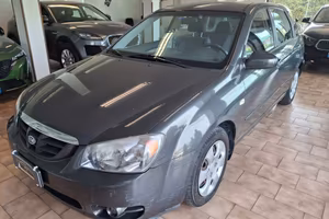 Kia Cerato 1.5 crdi 16v*NEOPATENTATI