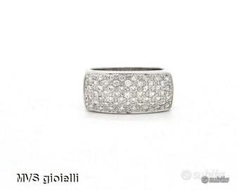 Anello in oro bianco e diamanti