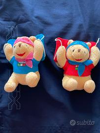 Coppia di peluche di Winnie The Pooh paracadutista