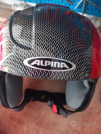 Caschetto e occhiali da sci