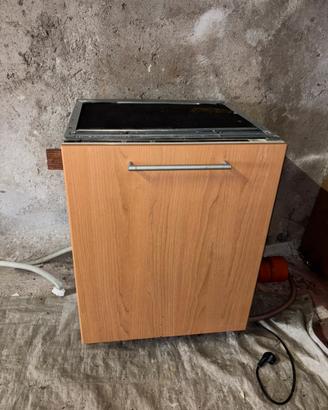 Lavastoviglie Ariston LI 675 DUO a Incasso - Usata
