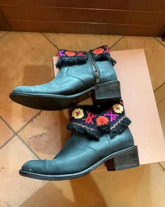 Stivaletti chic con fiori di donna