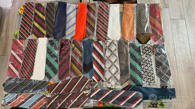 Stock cravatte miste 37 pz