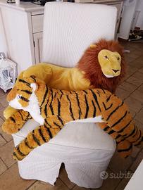 peluches tigre e leone