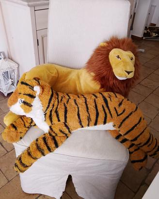 peluches tigre e leone
