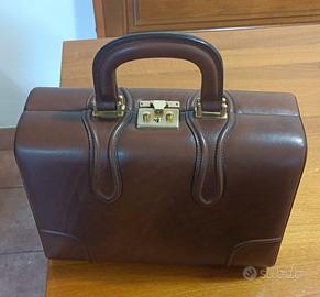 BEAUTYCASE ELEGANTE IN CUOIO. NUOVO CON ETICHETTA