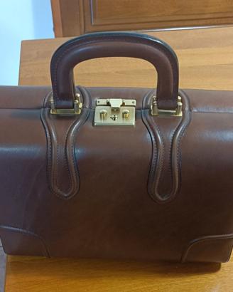 BEAUTYCASE ELEGANTE IN CUOIO. NUOVO CON ETICHETTA