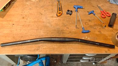 manubrio alu 31.8 mm larghezza 740 mm