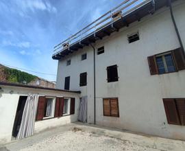 Spaziosa casa in linea in centro a Mortegliano