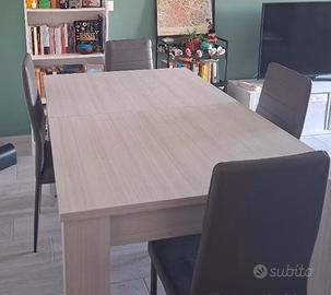Tavolo e sedie