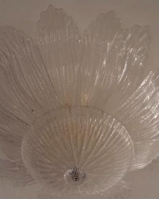 Lampadario in vetro soffiato.