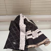 Sciarpe Firmate: Pezzi Unici in Stato Perfetto