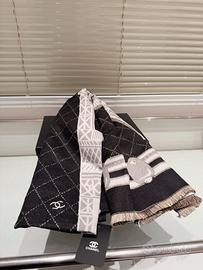 Sciarpe Firmate: Pezzi Unici in Stato Perfetto