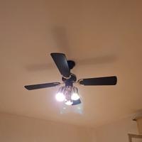 LAMPADARIO A TRE PUNTI LUCE  CON VENTOLA .