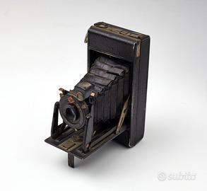 Vecchia fotocamera a soffietto Agfa 1930