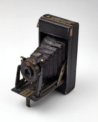 Vecchia fotocamera a soffietto Agfa 1930