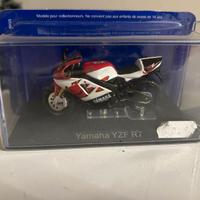 Yamaha YZF R7 scala 1/24