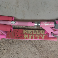 Monopattino da bambina di Hello Kitty modello stre