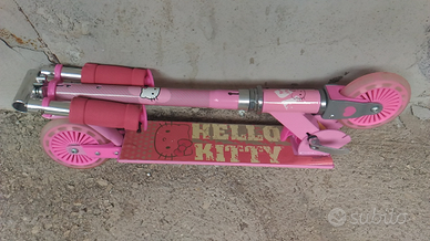 Monopattino da bambina di Hello Kitty modello stre
