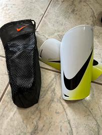 Nike parastinchi calcio