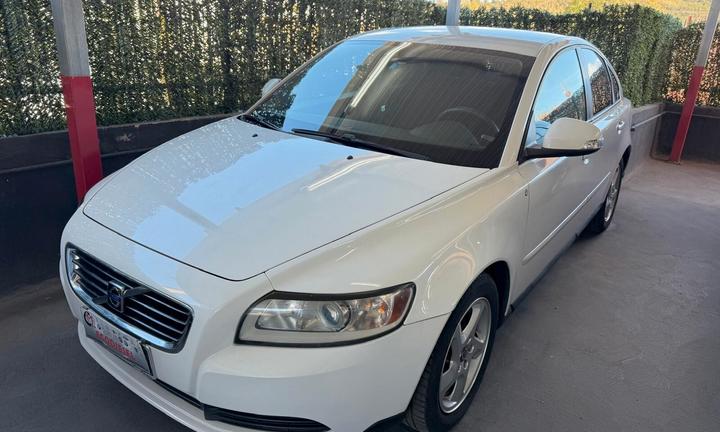 Volvo S40 D2 Momentum 1.6 d 110CV